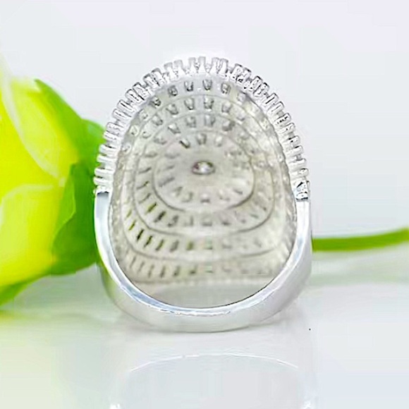 Sterling Silver Baguette Zircon Ring - Picture 16 of 17